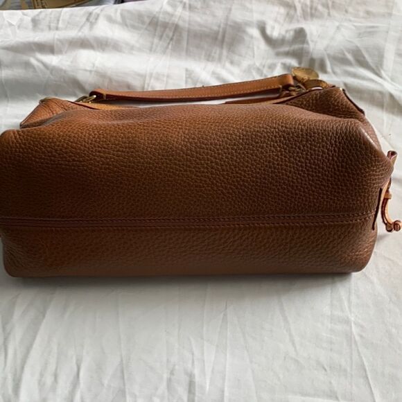 Dooney & Bourke pebbled leather shoulder bag - Picture 5 of 8